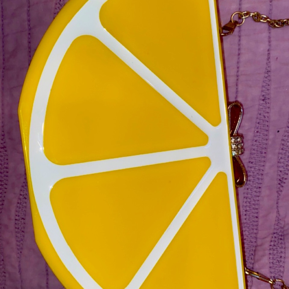 Lemon purse